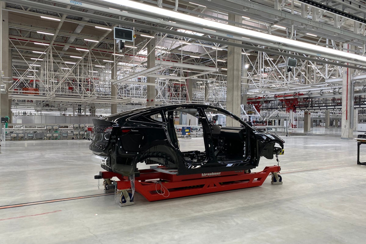 Tesla Motors (TSLA) – Elon Musk Praises Tesla Team After Spending A Day 'Walking Entire Giga Berlin Production Line'
