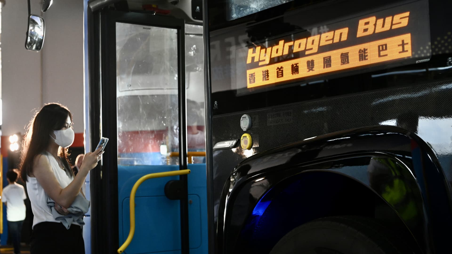China and India could become clean hydrogen leaders — but the industry has a long way to go, says CSIS