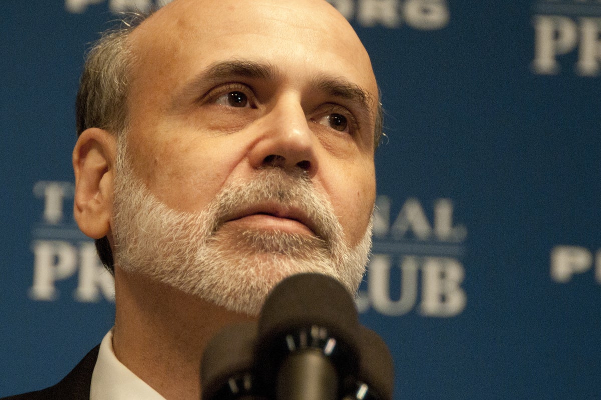 Ray Dalio Heaps Praise On 'Hero' Ben Bernanke For Winning Economics Nobel: 'A Very Rare Breed' - Bank of America (NYSE:BAC), JPMorgan Chase (NYSE:JPM)