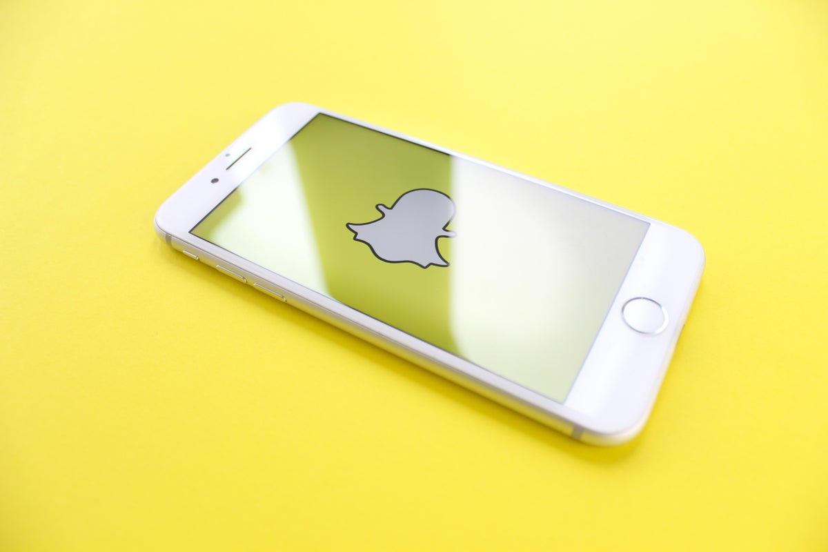Snap's 2023 and 2024 Ad Revenue Growth Rates Likely To Go Down Due To Tough Environment, Analyst Says While Slashing Targets By 25% - Snap (NYSE:SNAP)