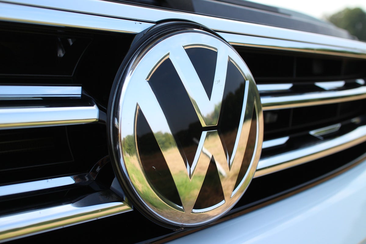 Volkswagen Expects Supply Crisis, Higher Costs To Persist; Make Significant Investments In Mexico - Volkswagen (OTC:VLKAF), Volkswagen (OTC:VWAGY), Continental (OTC:CTTAY), Continental (OTC:CTTAF)