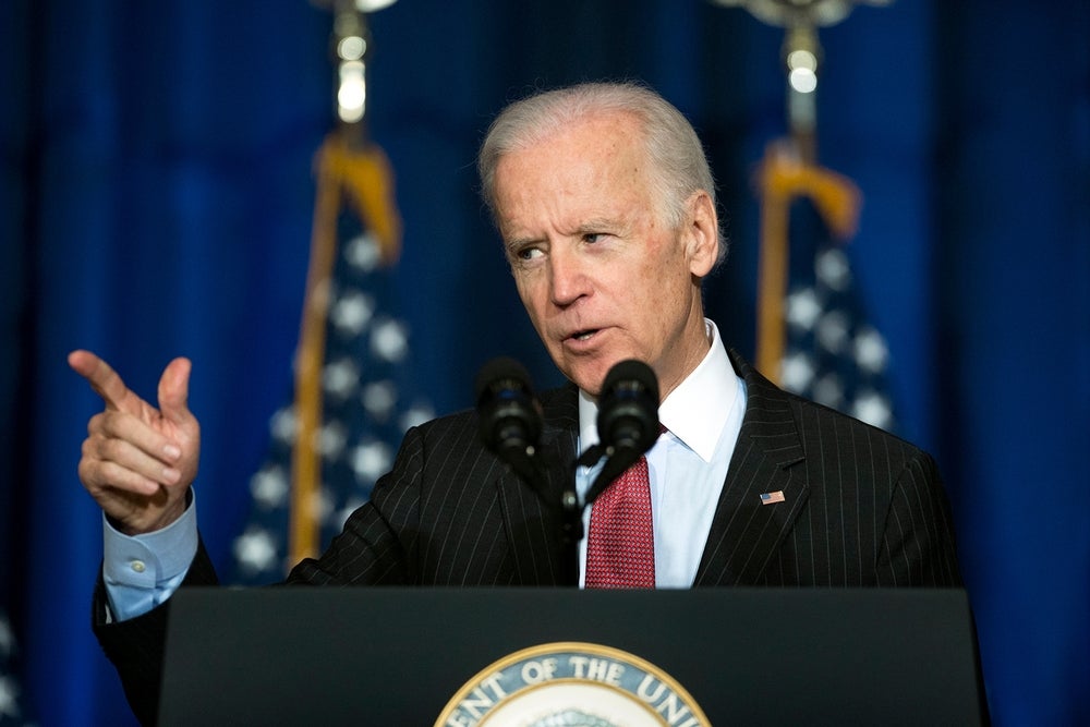 Biden Warns Big Oil Over 'Outrageous' Profits: 'If They Don't Pass It, They're Going To Pay...' - Exxon Mobil (NYSE:XOM), Shell (NYSE:SHEL)