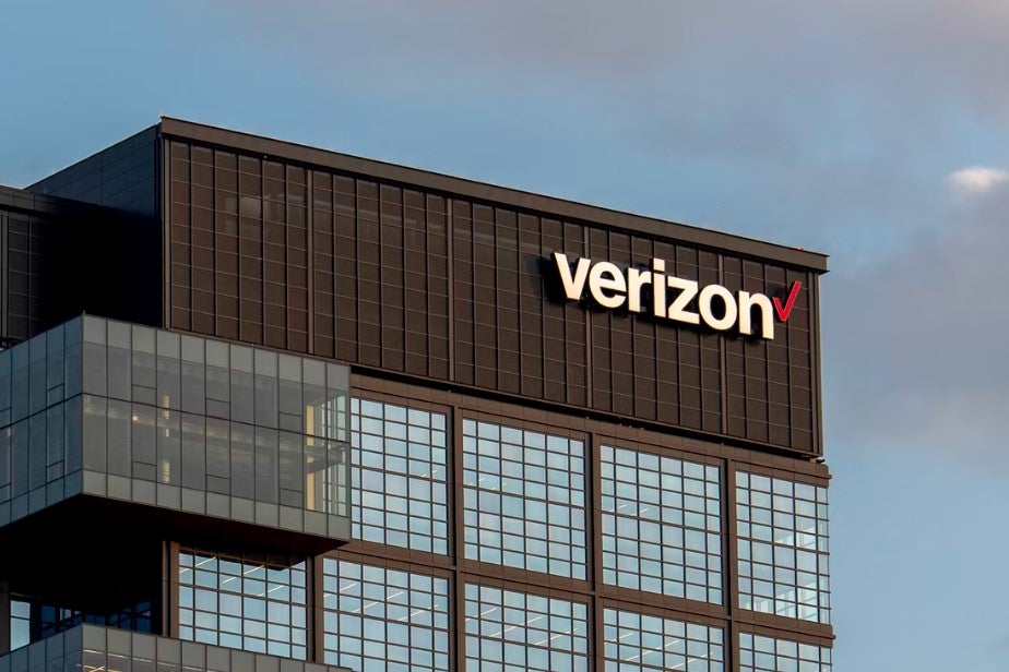 If You Invested $1,000 In Verizon (VZ) Stock At Its COVID-19 Pandemic Low, Here's How Much You'd Have Now - Verizon Communications (NYSE:VZ)