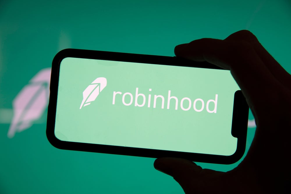 Robinhood's Crypto Trade Volumes Fell Nearly Twice As Fast As Options Trades In October — But Accounts Rose - Robinhood Markets (NASDAQ:HOOD)
