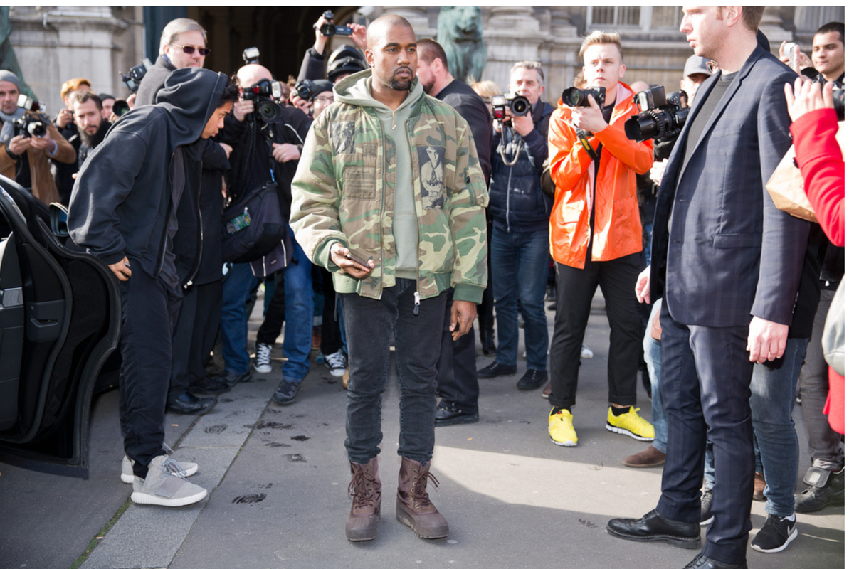 Kanye West Isn't The King: Foot Locker Ditches Yeezy, Then Raises Guidance - Foot Locker (NYSE:FL)