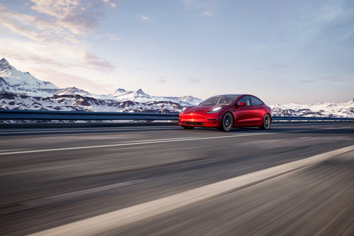 Why This Tesla Analyst Says EV Stock Will Be Just Fine, Wants Investors To Look Past Twitter 'Circus' - Tesla (NASDAQ:TSLA)