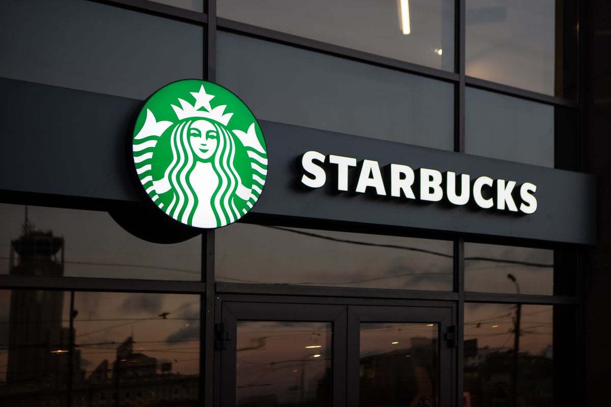 Starbucks, Alphabet Form This Bullish Pattern Ahead Of Federal Reserve Minutes - Alphabet (NASDAQ:GOOG), Alphabet (NASDAQ:GOOGL), Starbucks (NASDAQ:SBUX)