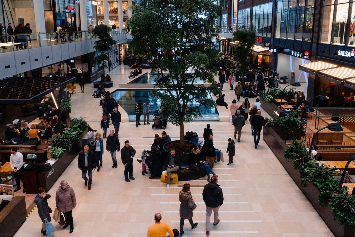 It's Cyber Monday: These 2 Mall REITs Are Offering Investors Better Than Average Yields - CVS Health (NYSE:CVS), Brixmor Property Group (NYSE:BRX)