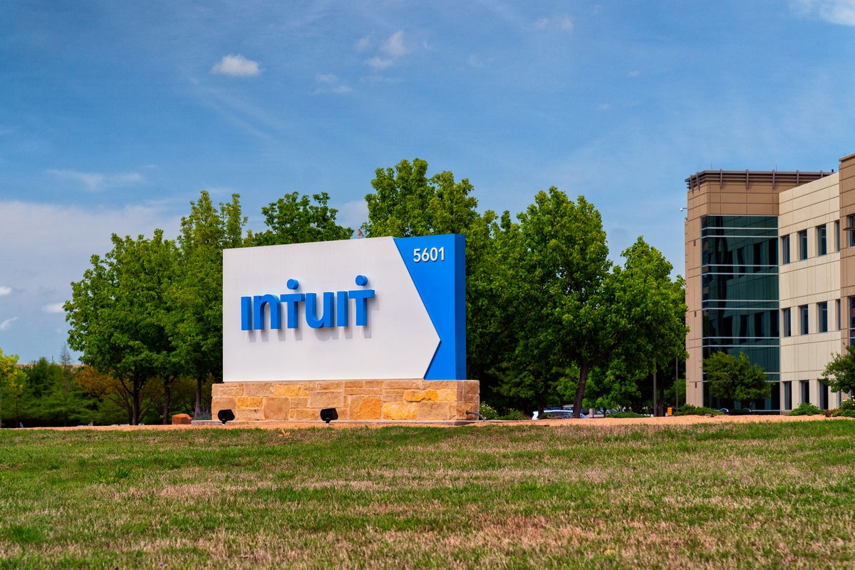 Intuit Stock Is Moving After Hours: What's Going On? - Intuit (NASDAQ:INTU)