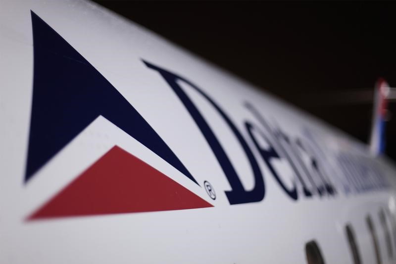 Delta offers pilots hefty pay raises as unions flex bargaining power By Reuters