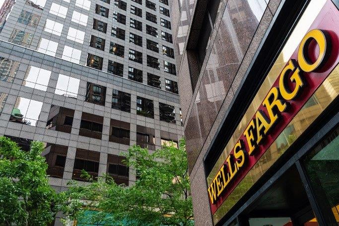 Wells Fargo Steps Back From Mortgage Business: What's Going On? - Wells Fargo (NYSE:WFC)