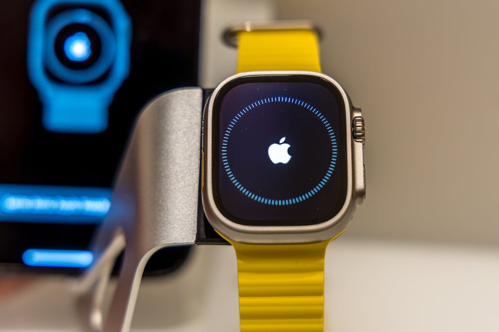 Apple Makes Move Toward Making Own iPhone, Watch Screens - Apple (NASDAQ:AAPL)