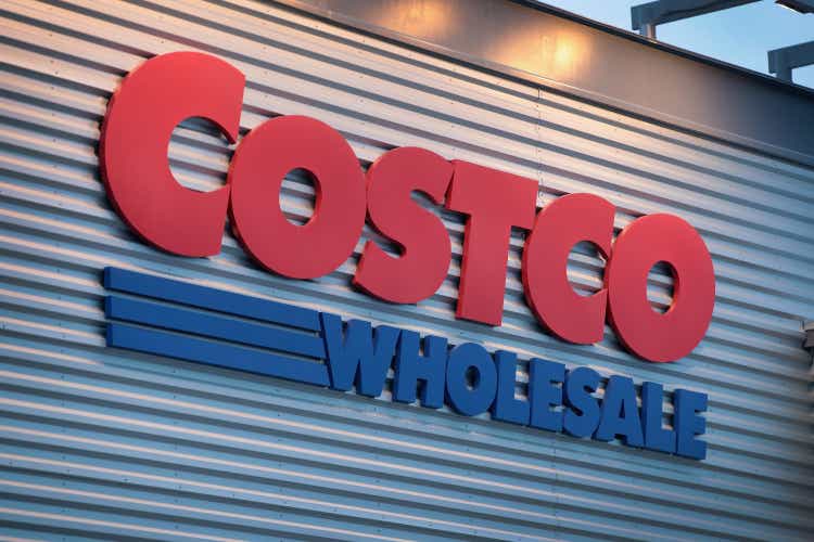 Big-Box Retailer Costco To Announce First Quarter Earnings